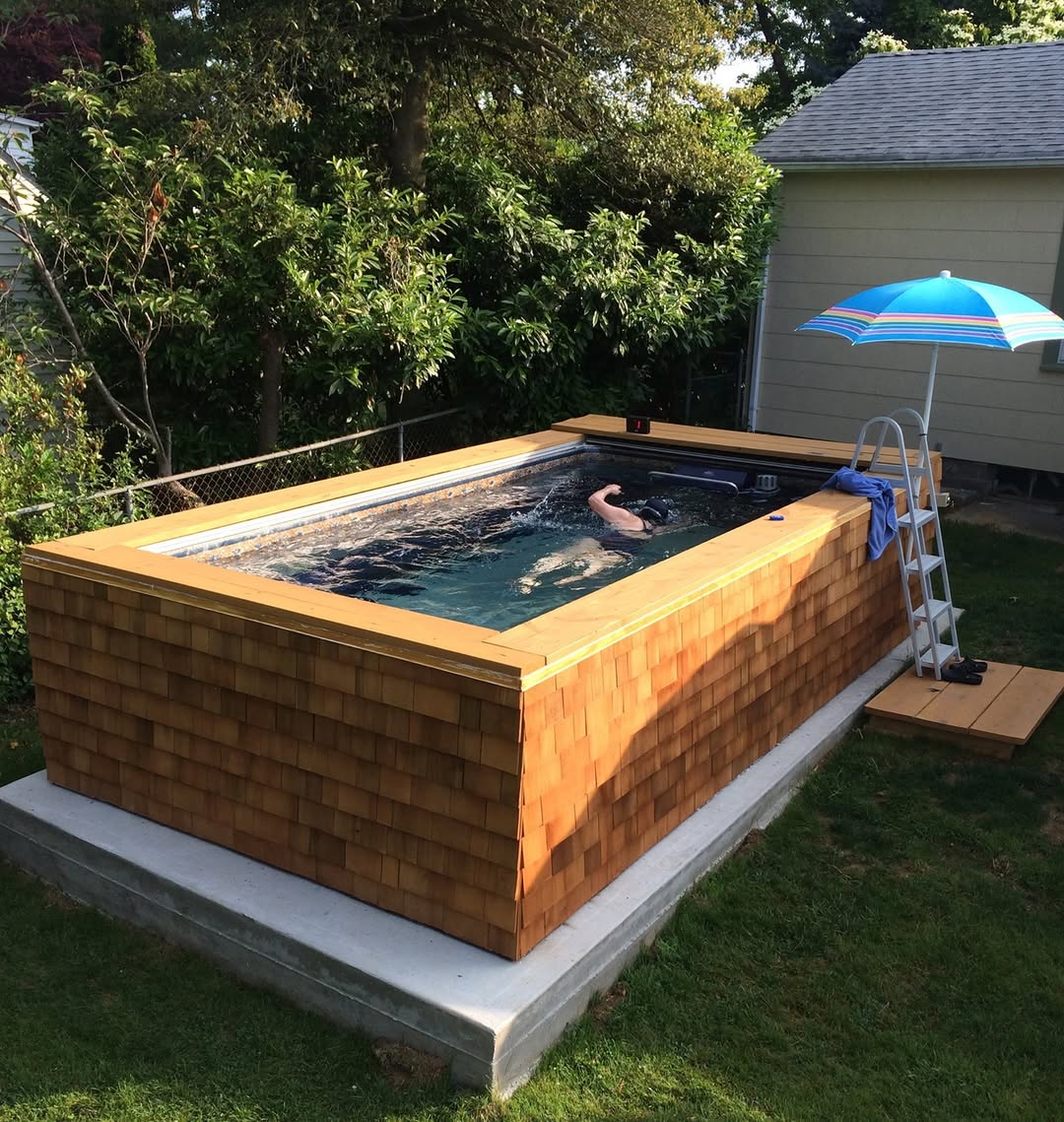 Above Ground, Fully Luxe