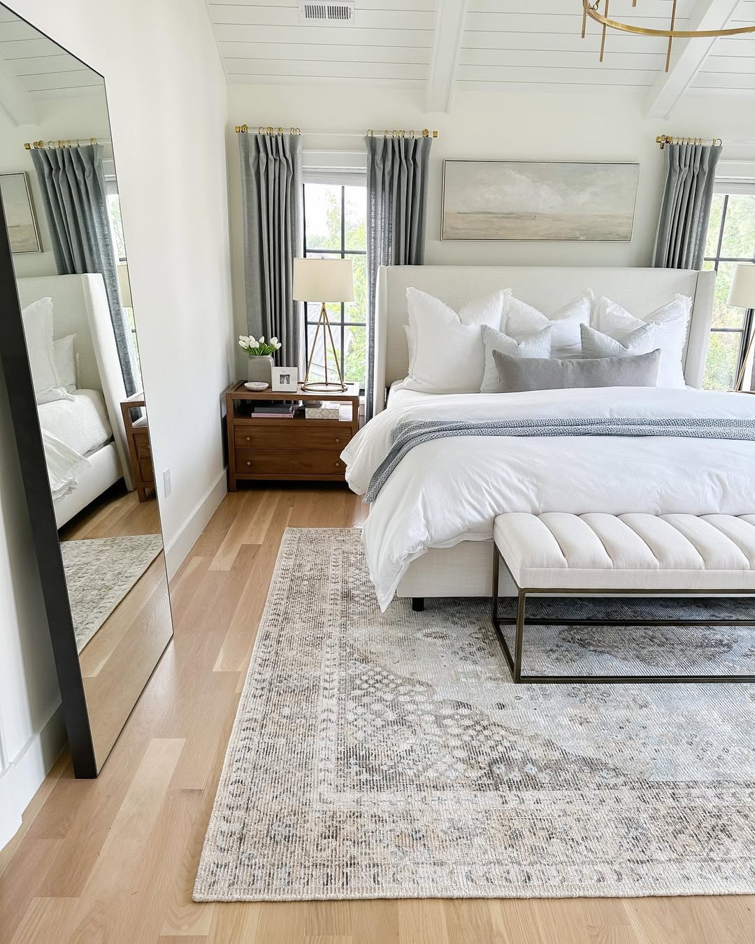 Airy Neutral Elegance