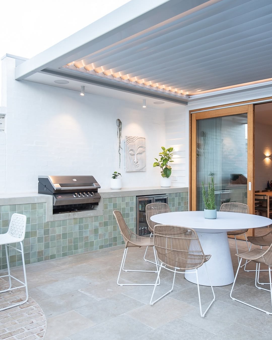 Light, Airy & Artful