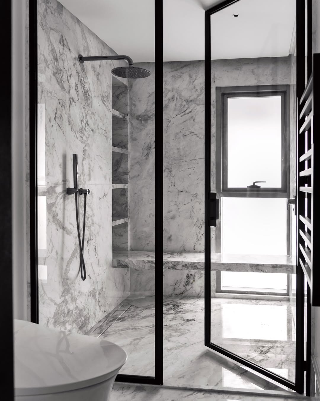 Monochrome Precision