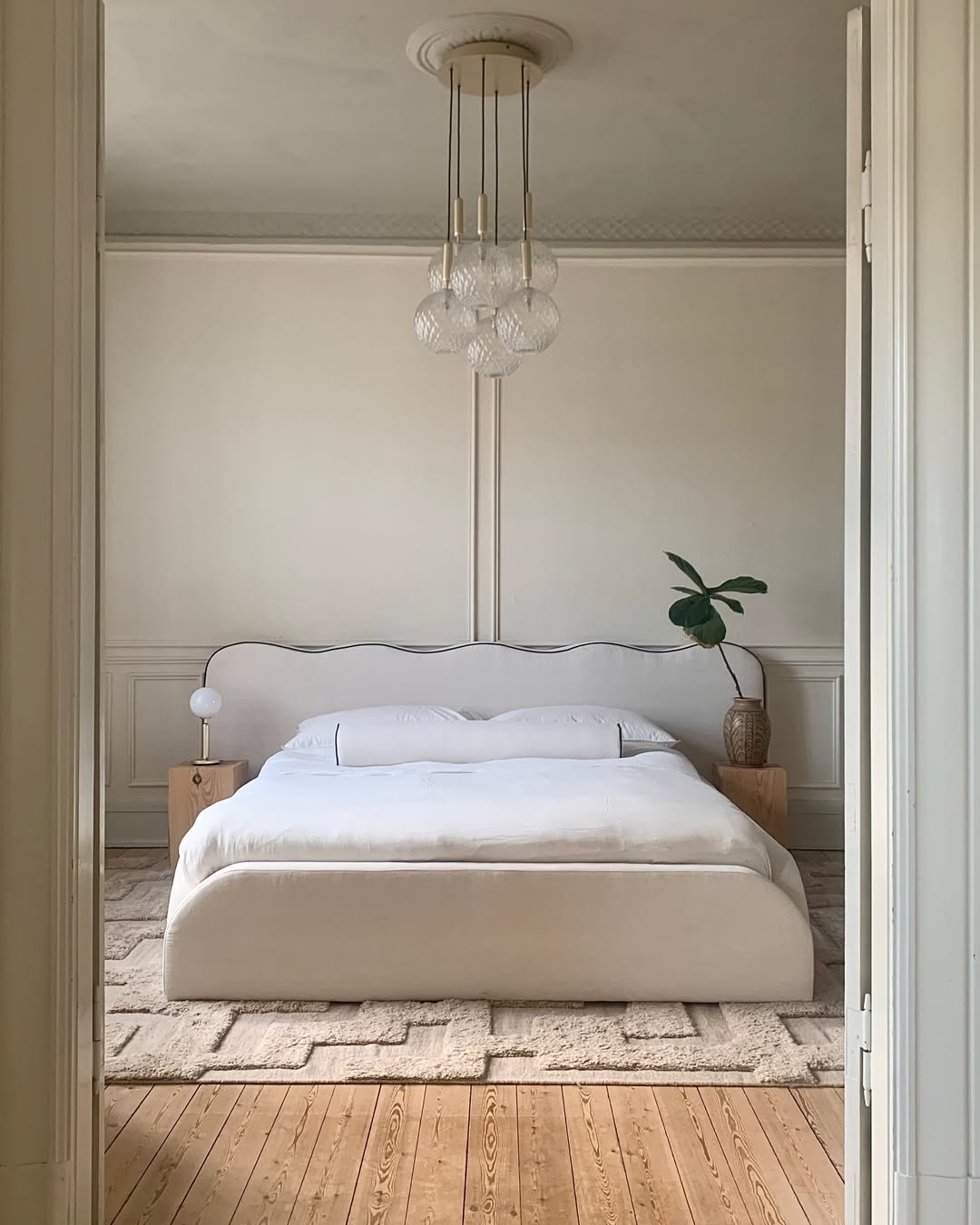 Sculptural Modern Calm