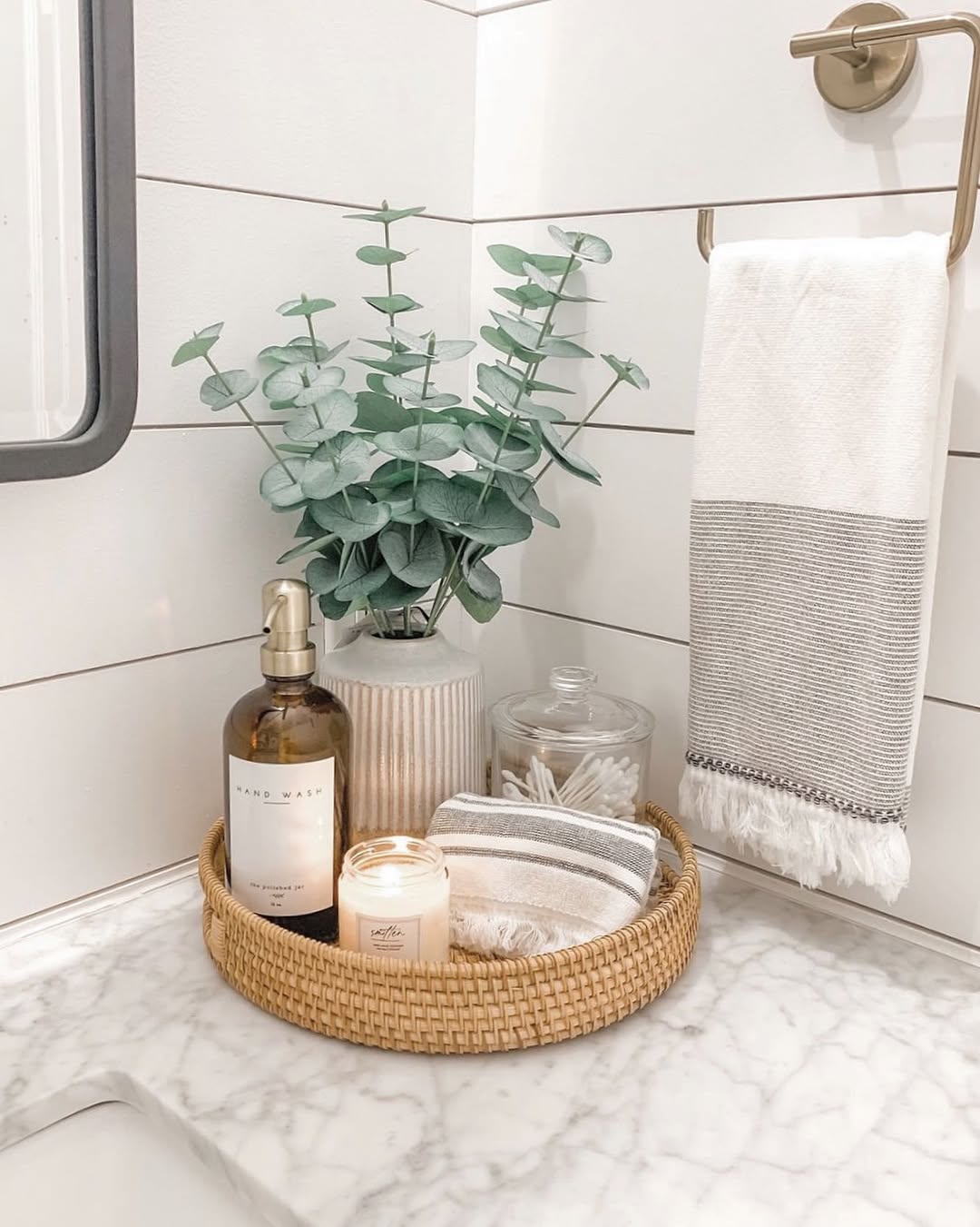 Woven Corner Calm