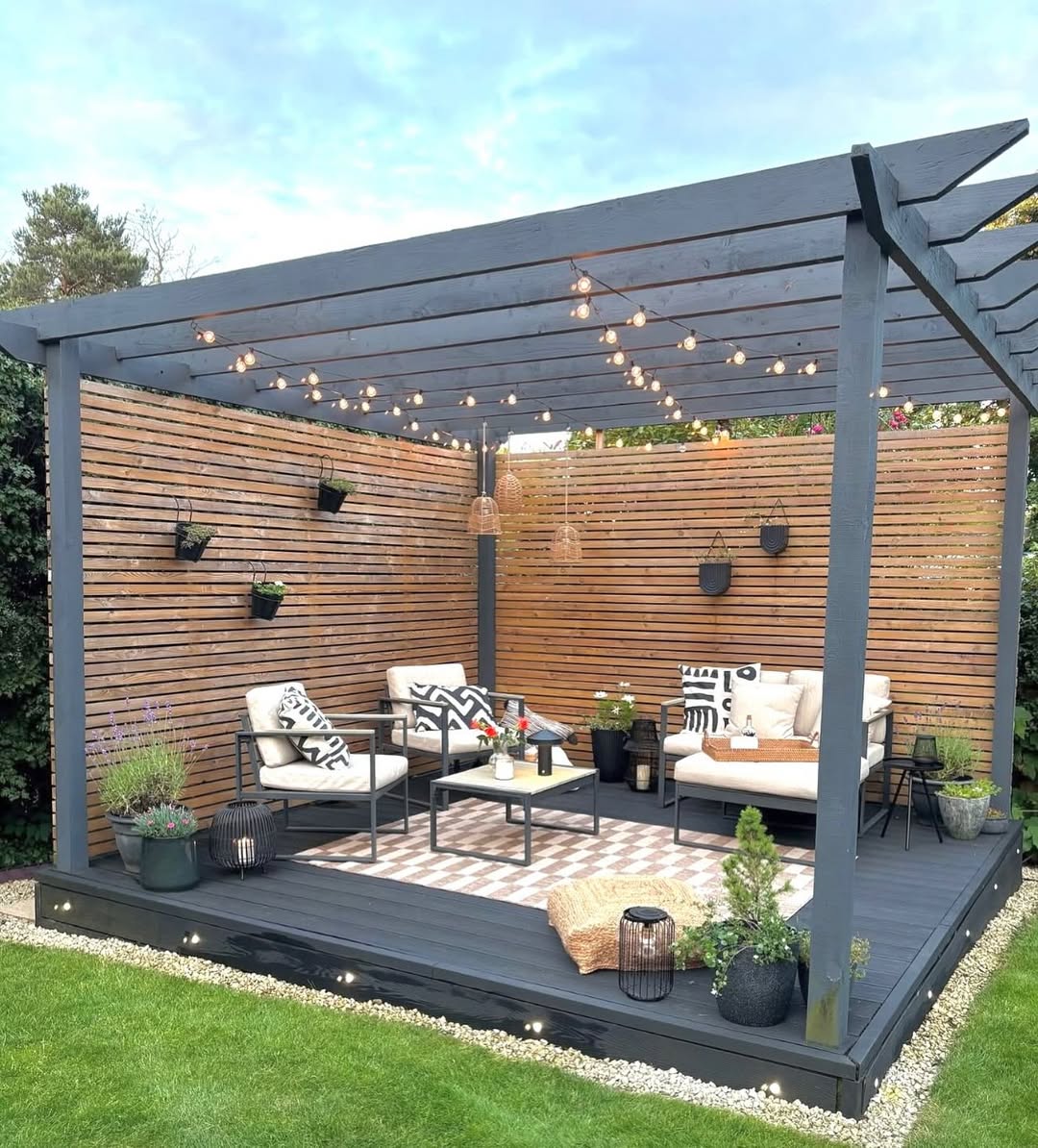 Slatted Charcoal Deck Lounge