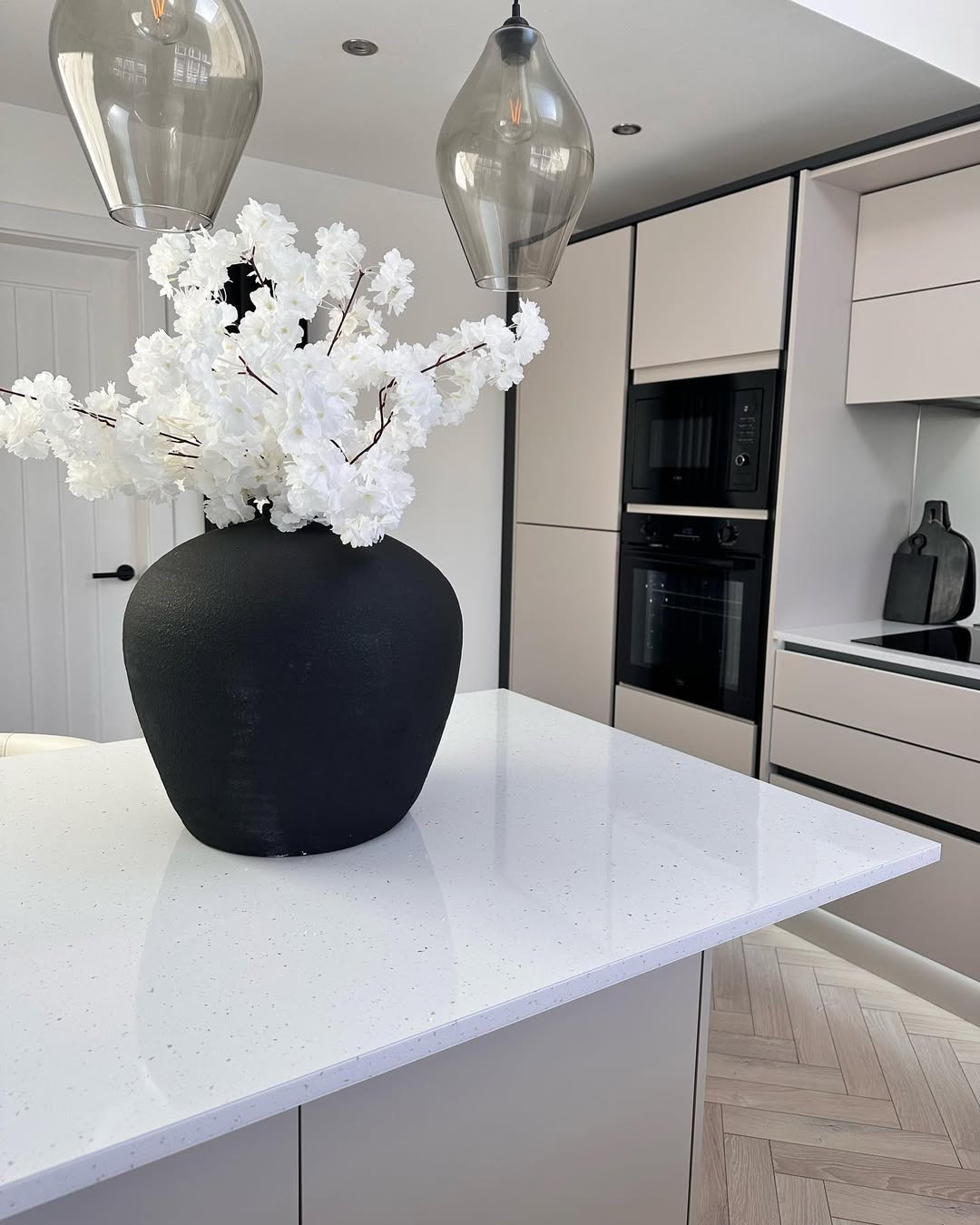 Clean Contrast Chic