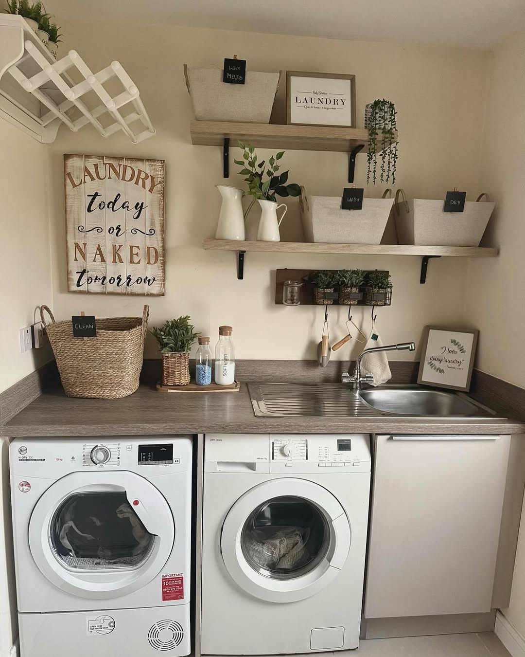 Clean Lines & Clever Storage
