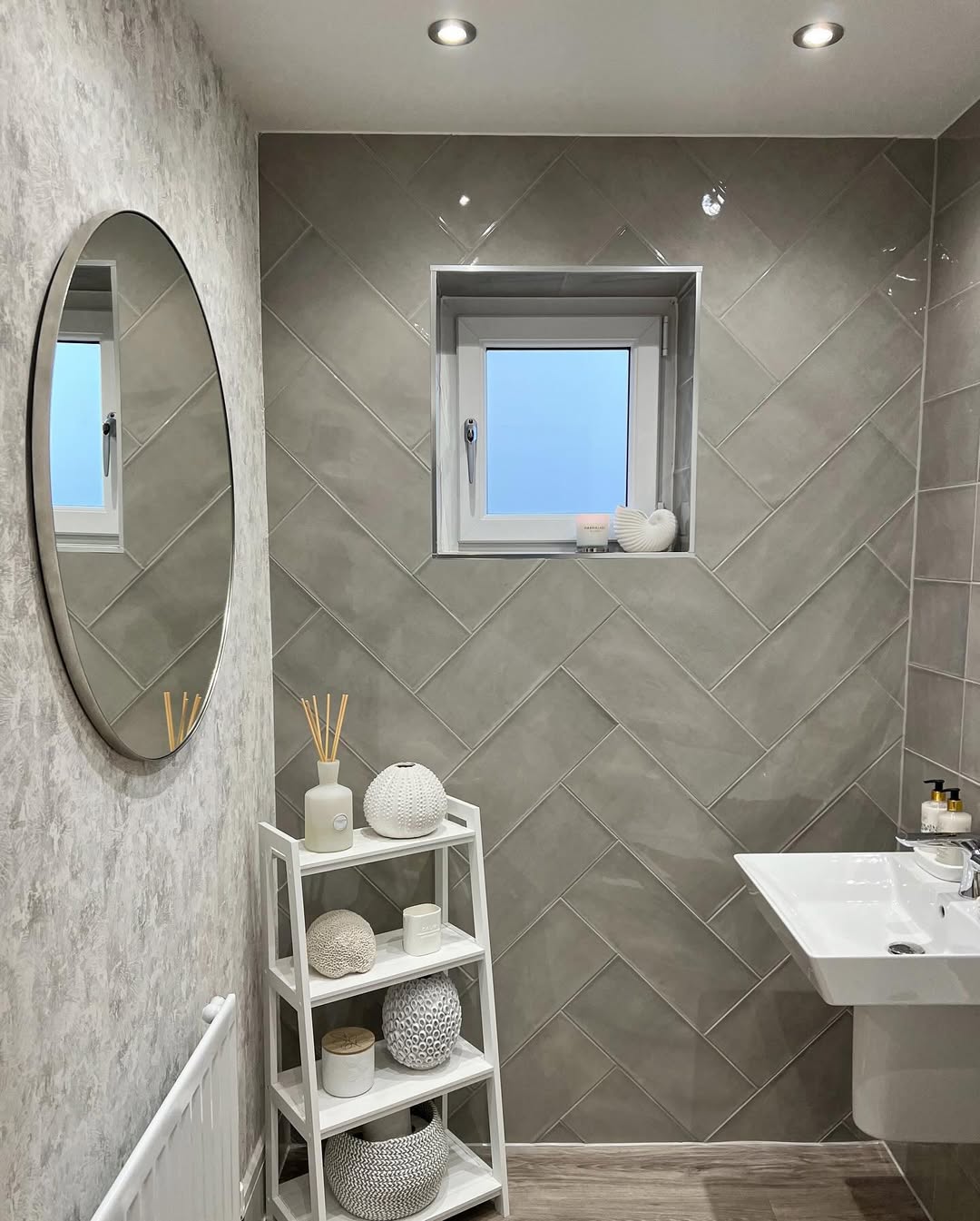 Clean Lines & Calm Texture