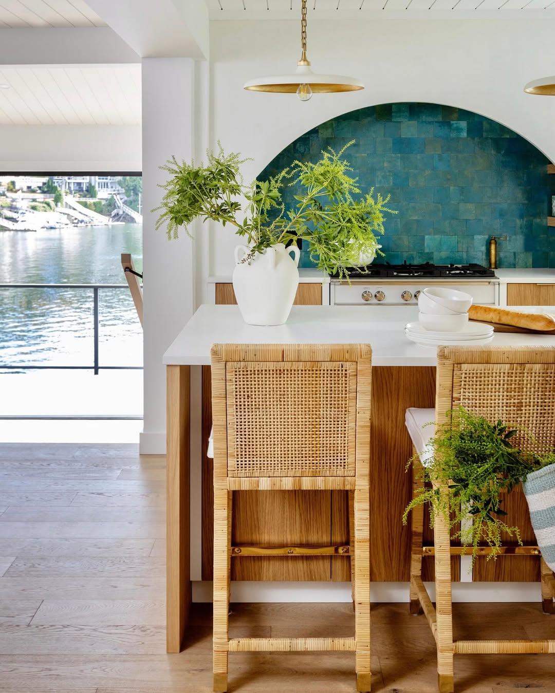 Coastal Kitchen Dining Blend