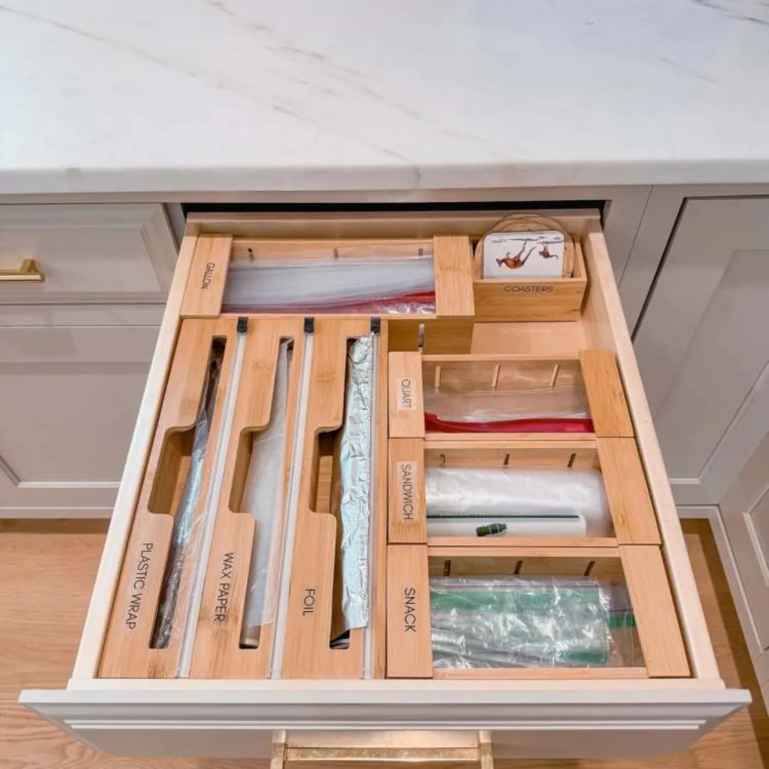 Chic Compartmentalization