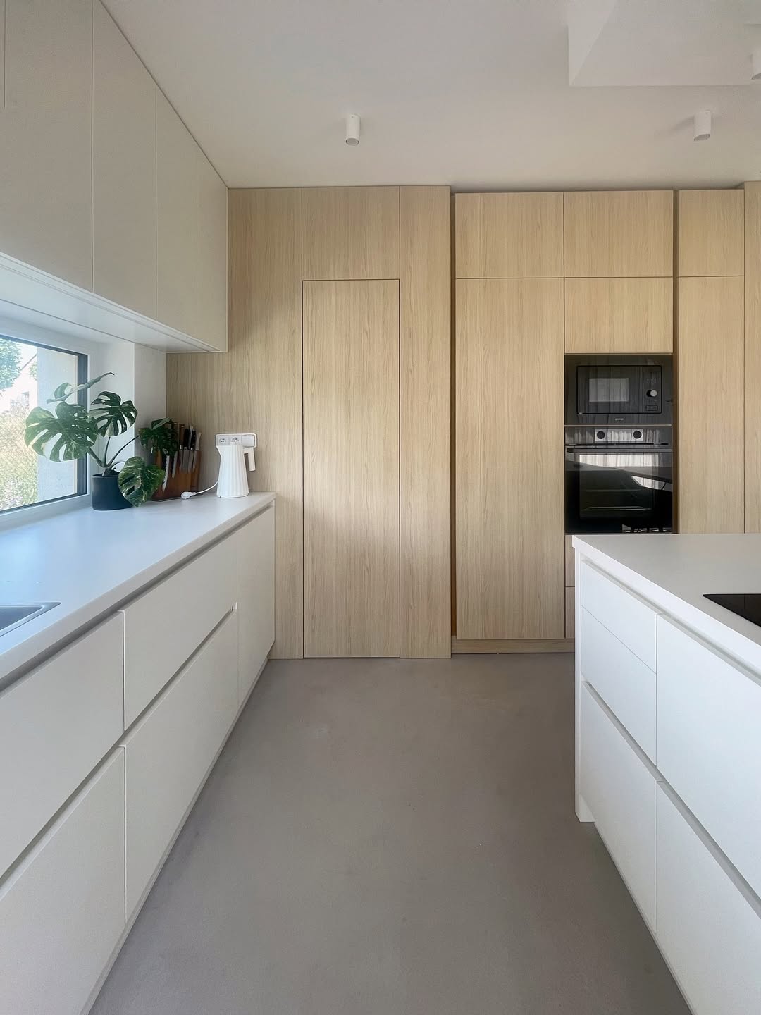 Crisp Minimalist Flow