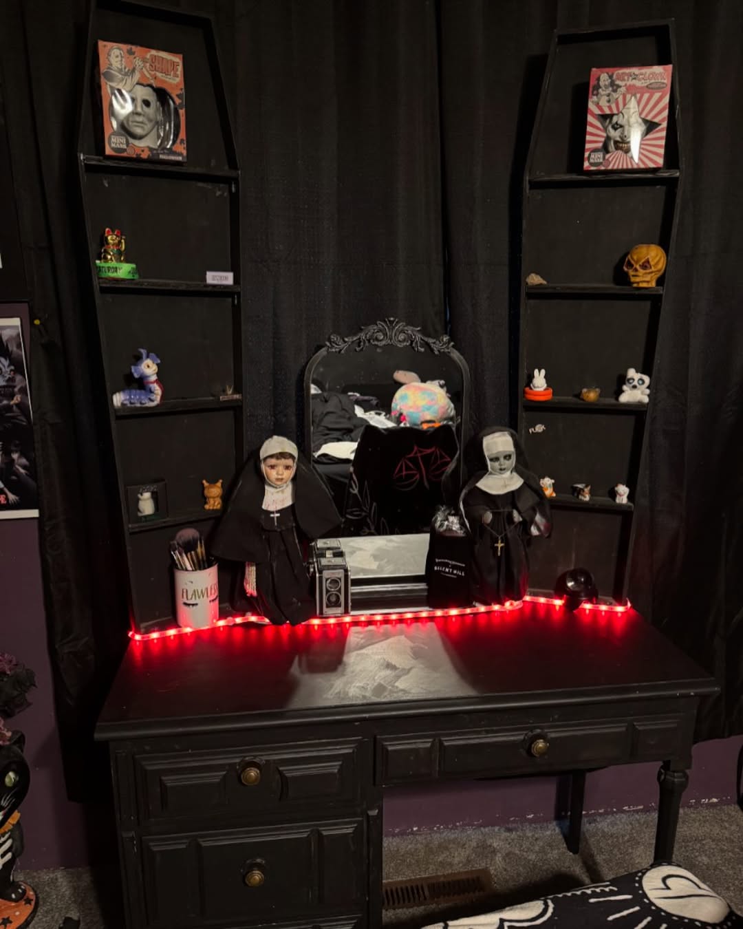 Dark Desk & Oddities