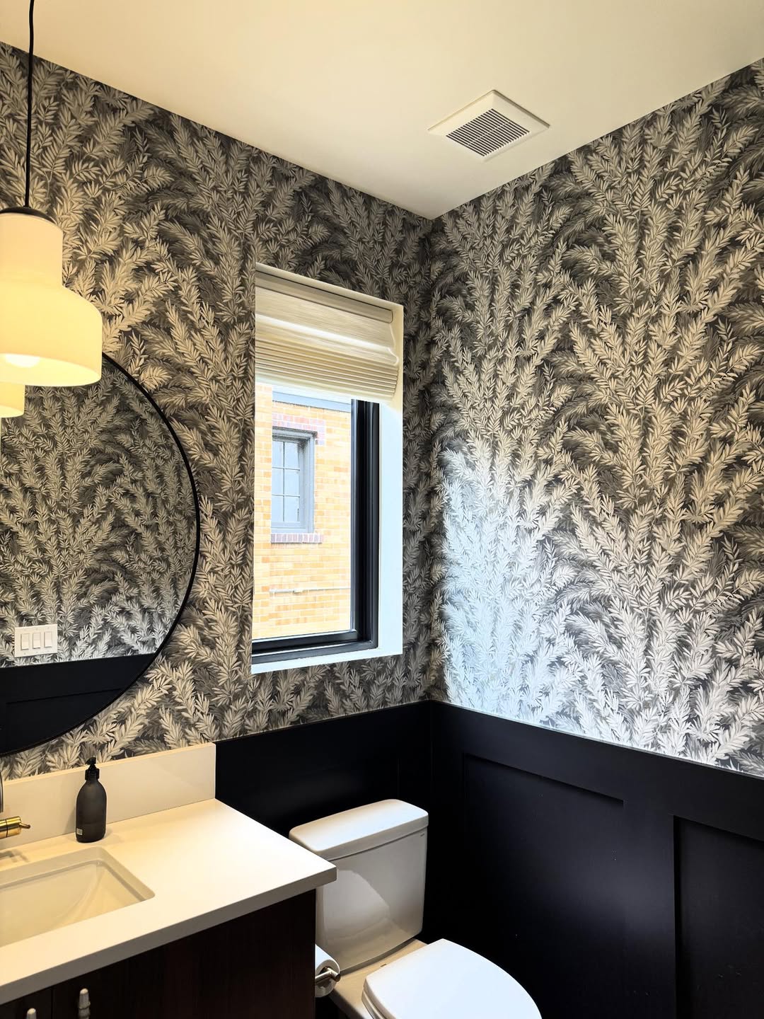 Graphic Neutrals With Depth