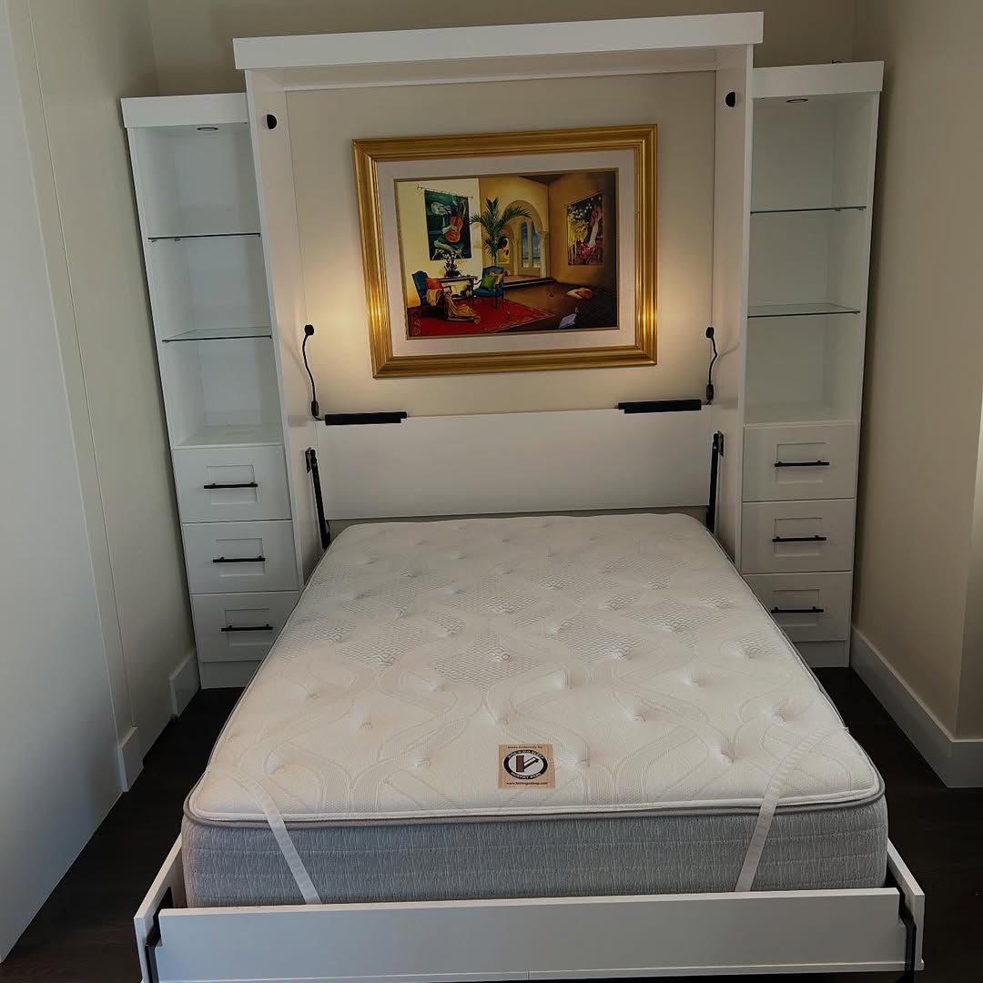 Classic Framed Simplicity