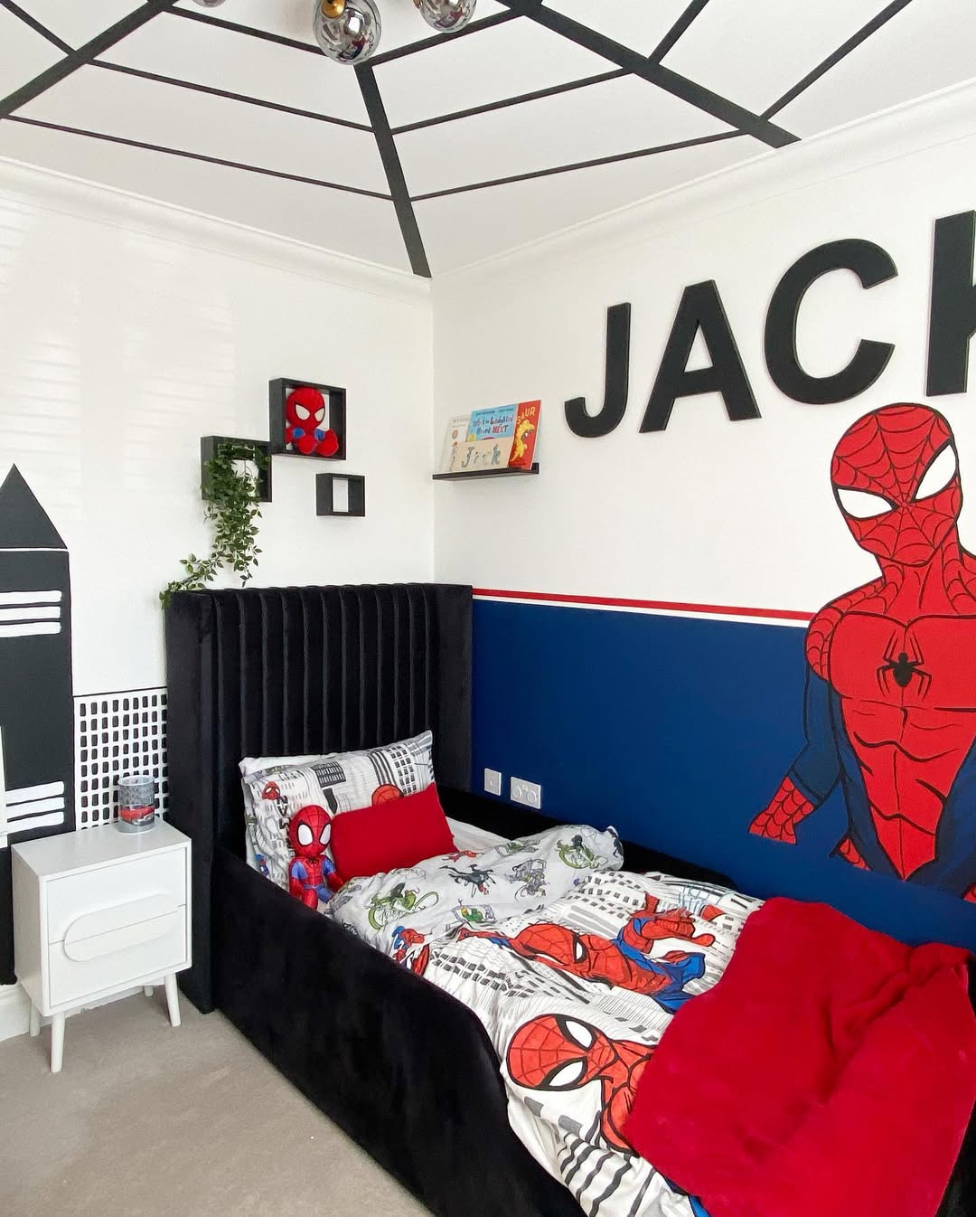 Graphic & Grown-Up Spidey