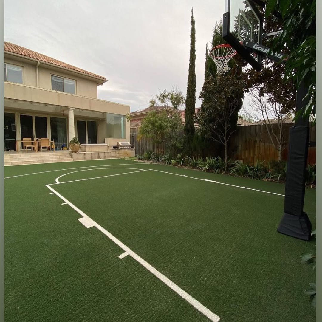 Luxe Green Turf Court
