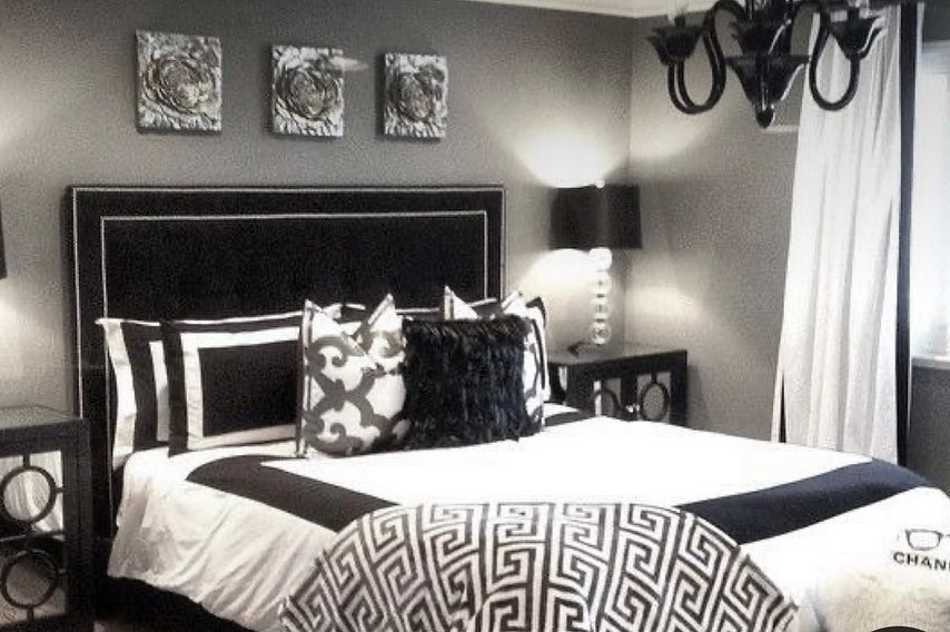 Graphic Black & White Chic