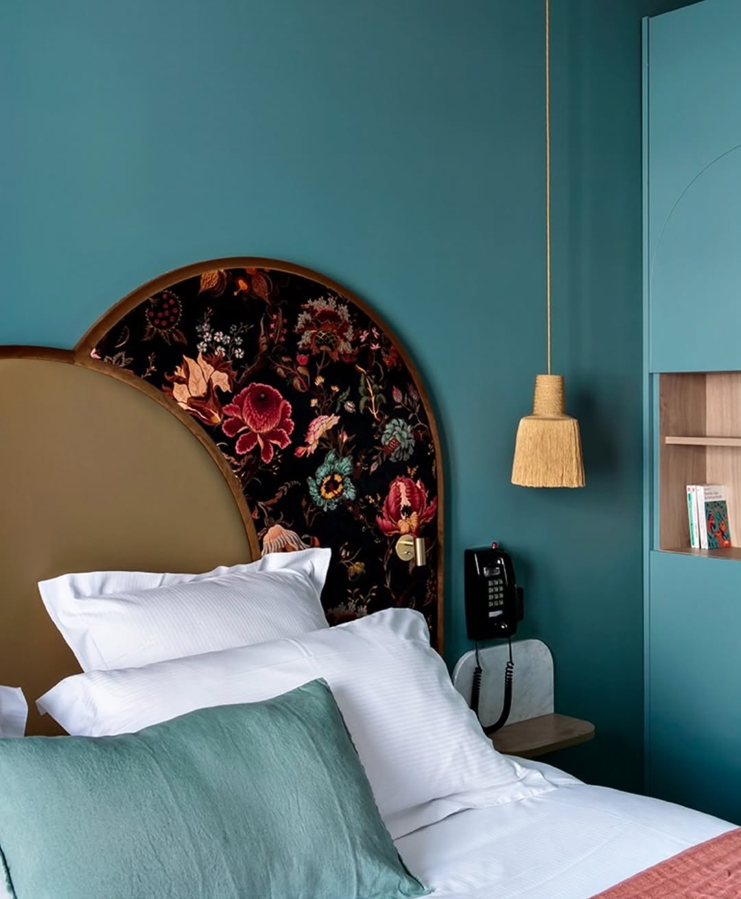 Boutique Color Moment