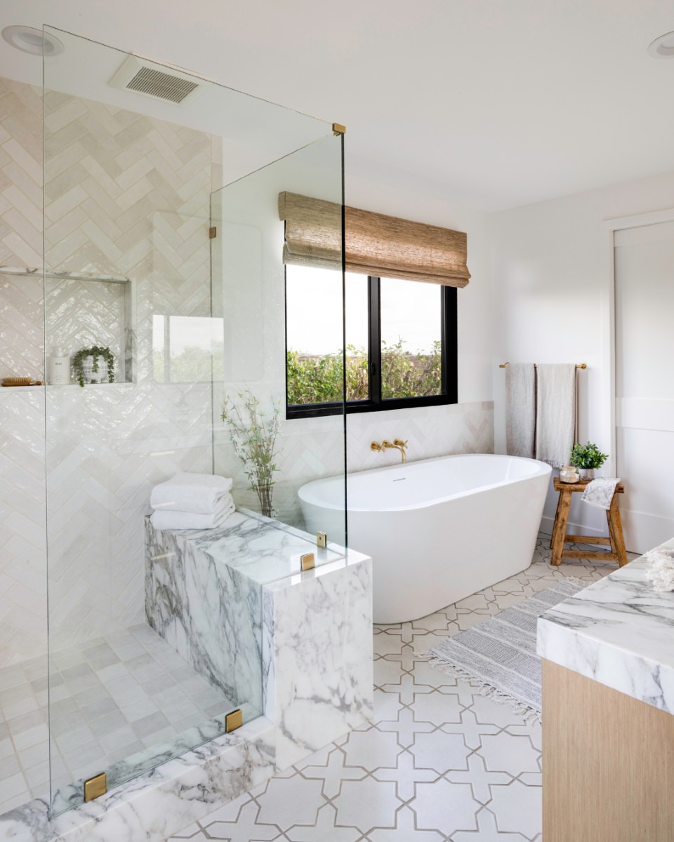 Light & Luxe