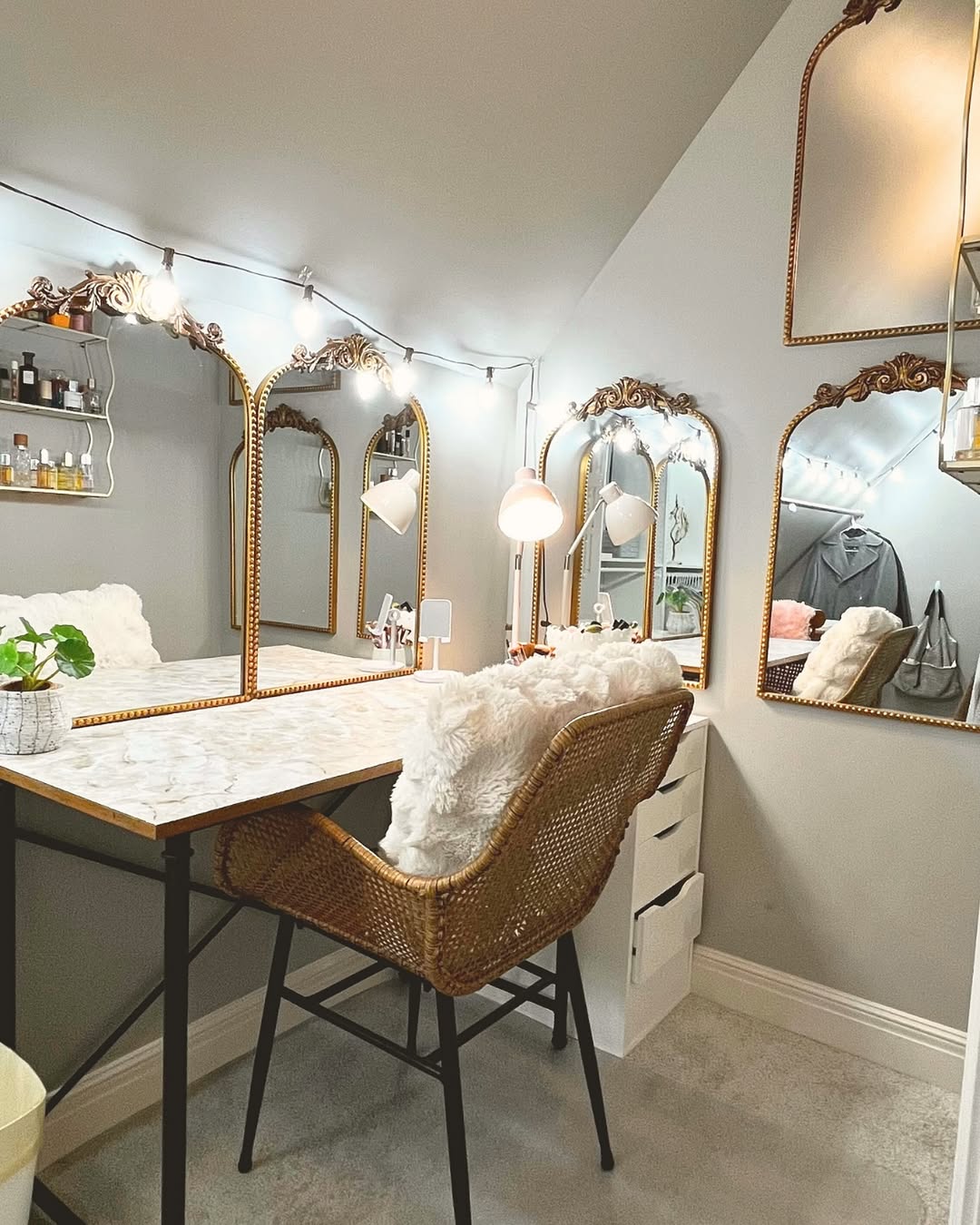 Luxe Mirror Nook