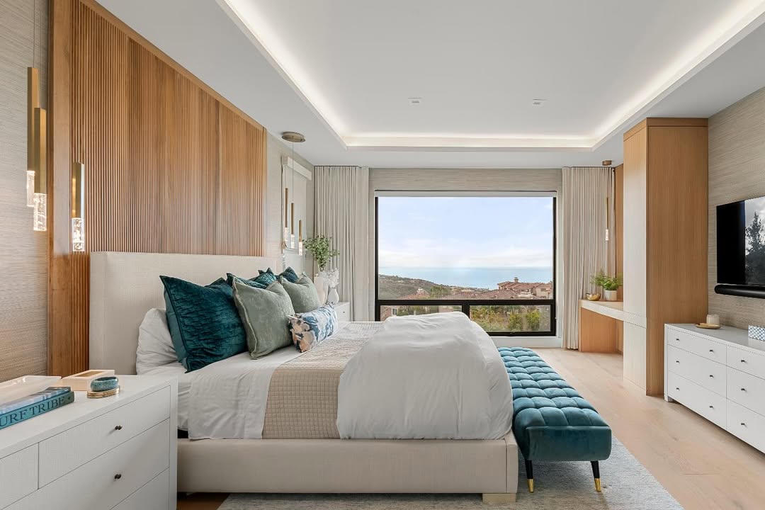Luxe Coastal Panorama