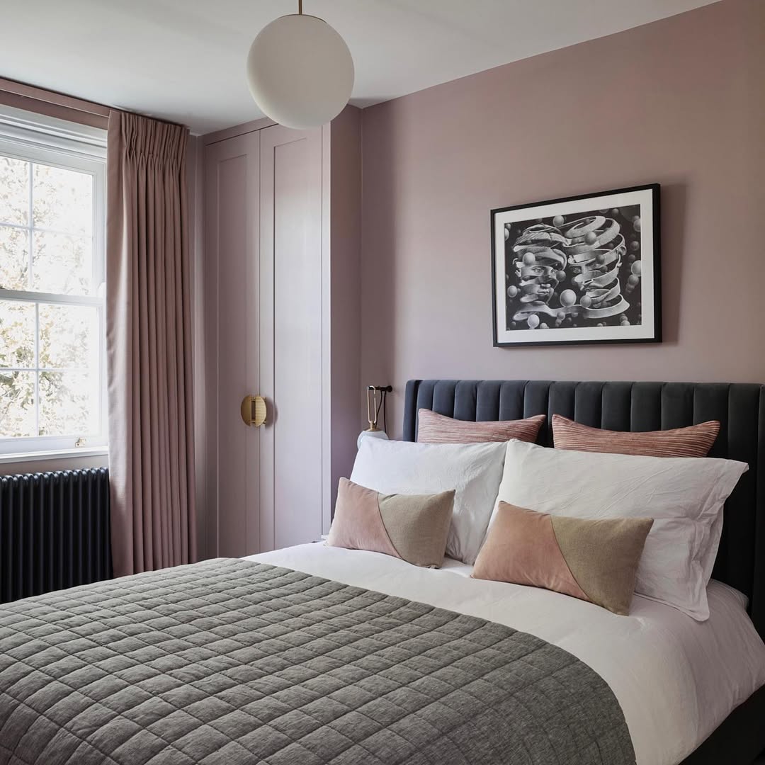 Mauve Minimalism