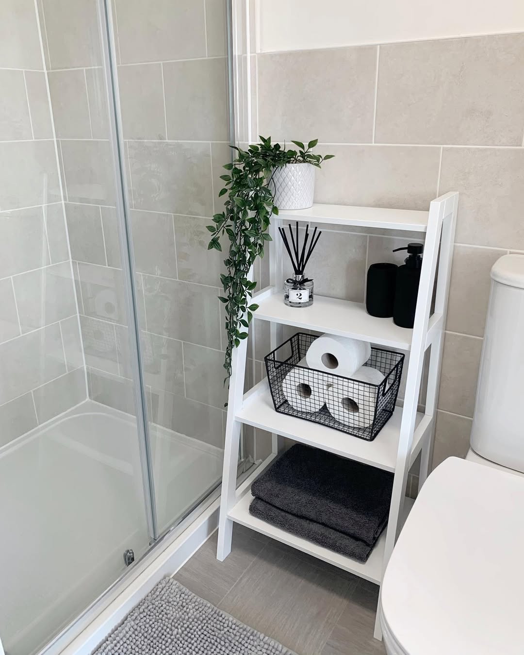 Modern Minimal Shelf Styling