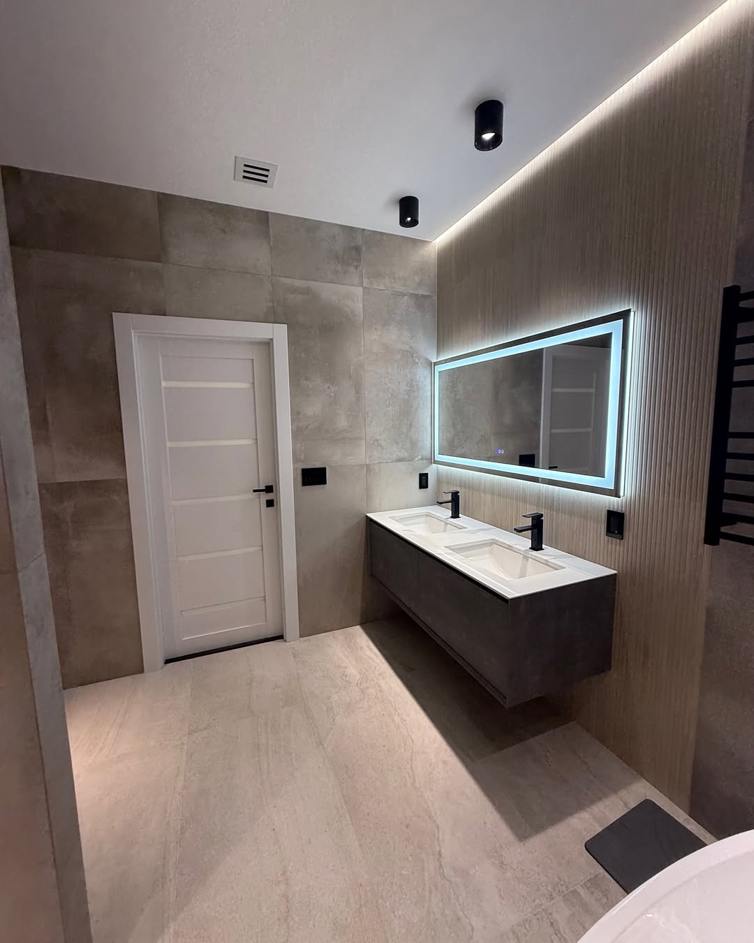 Sculpted Minimal Luxe Door