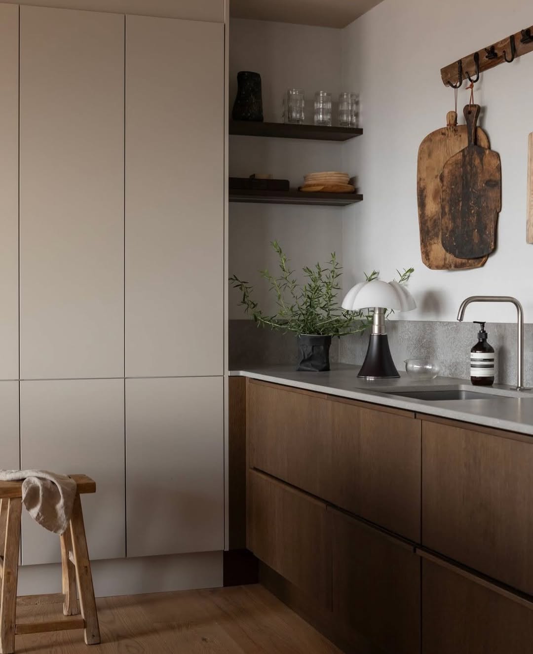 Minimal Wood & Cream