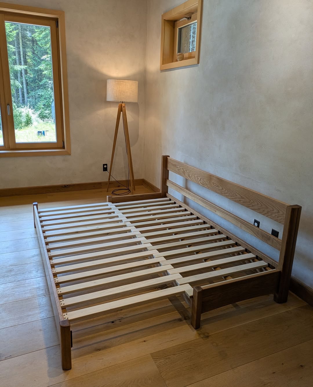 Natural Light Minimalist