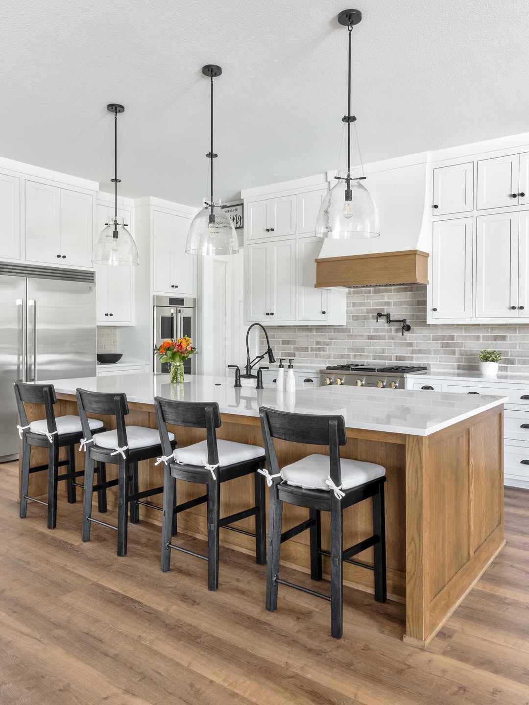 Fresh & Airy Cottage Light