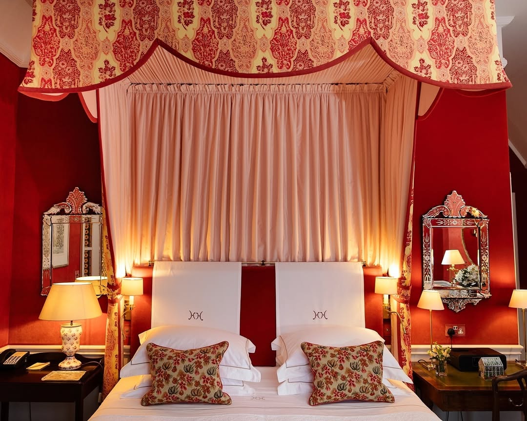 Regal Rouge Romance
