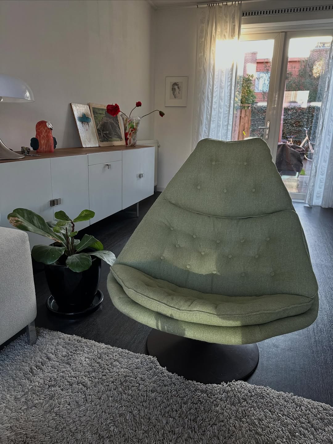 Relaxed Midcentury Mood