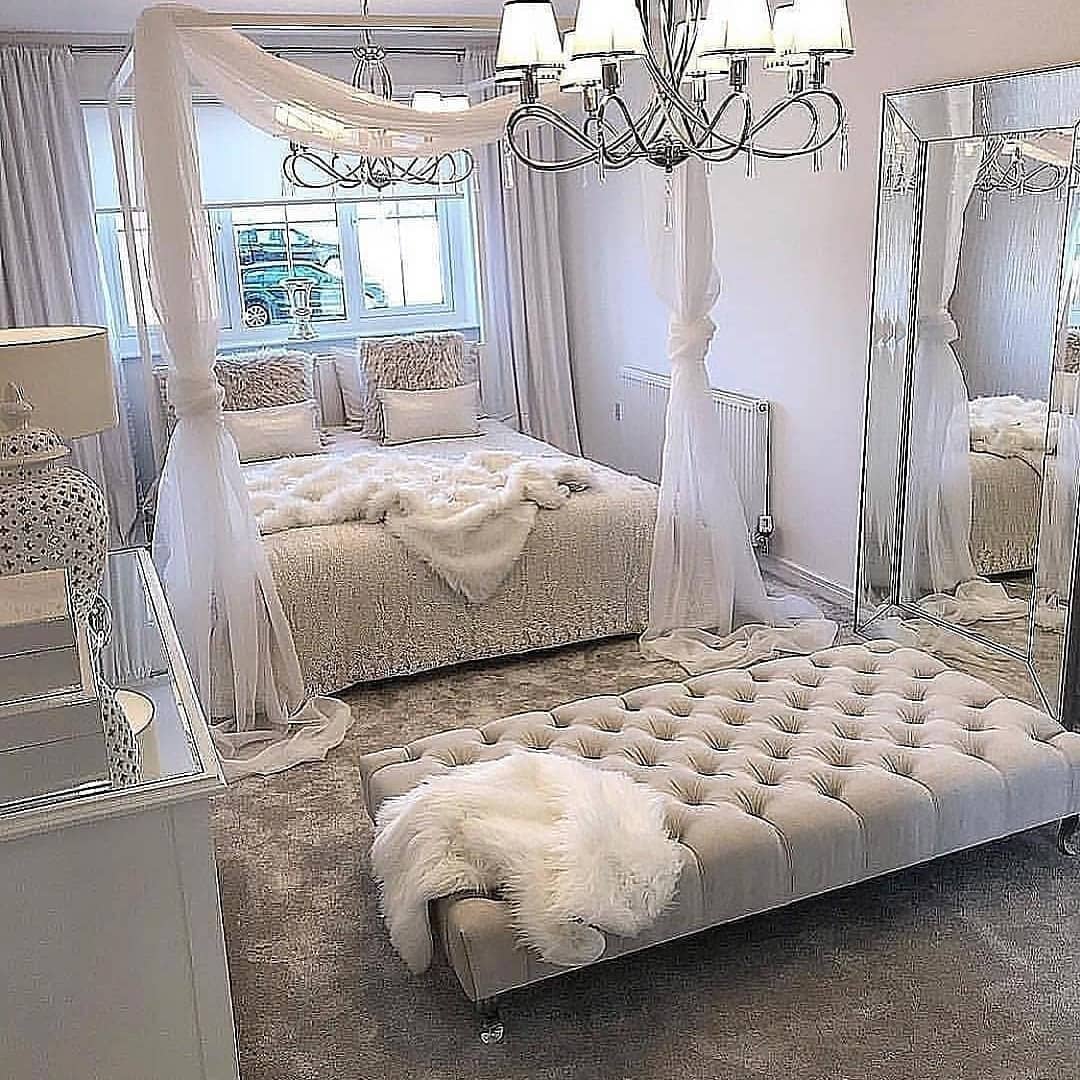 Soft Neutral Canopy Suite
