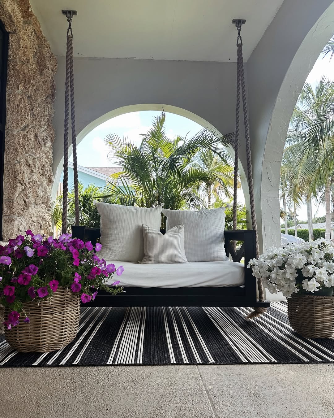 Palm-Framed Simplicity