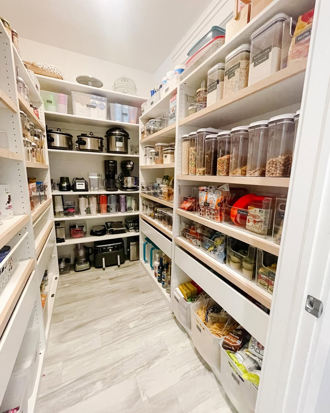 The Sleek & Sorted Walk-In