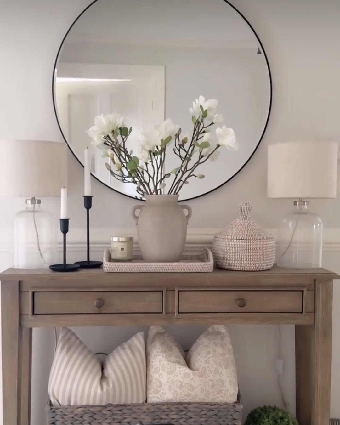Soft Neutrals & Subtle Florals
