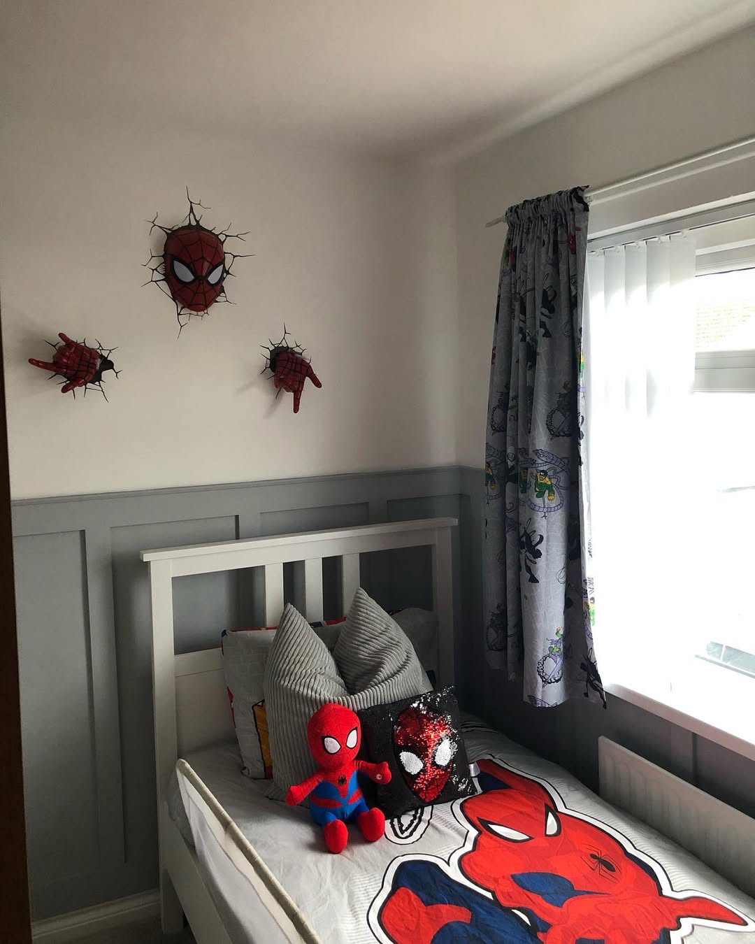 Minimal Meets Marvel