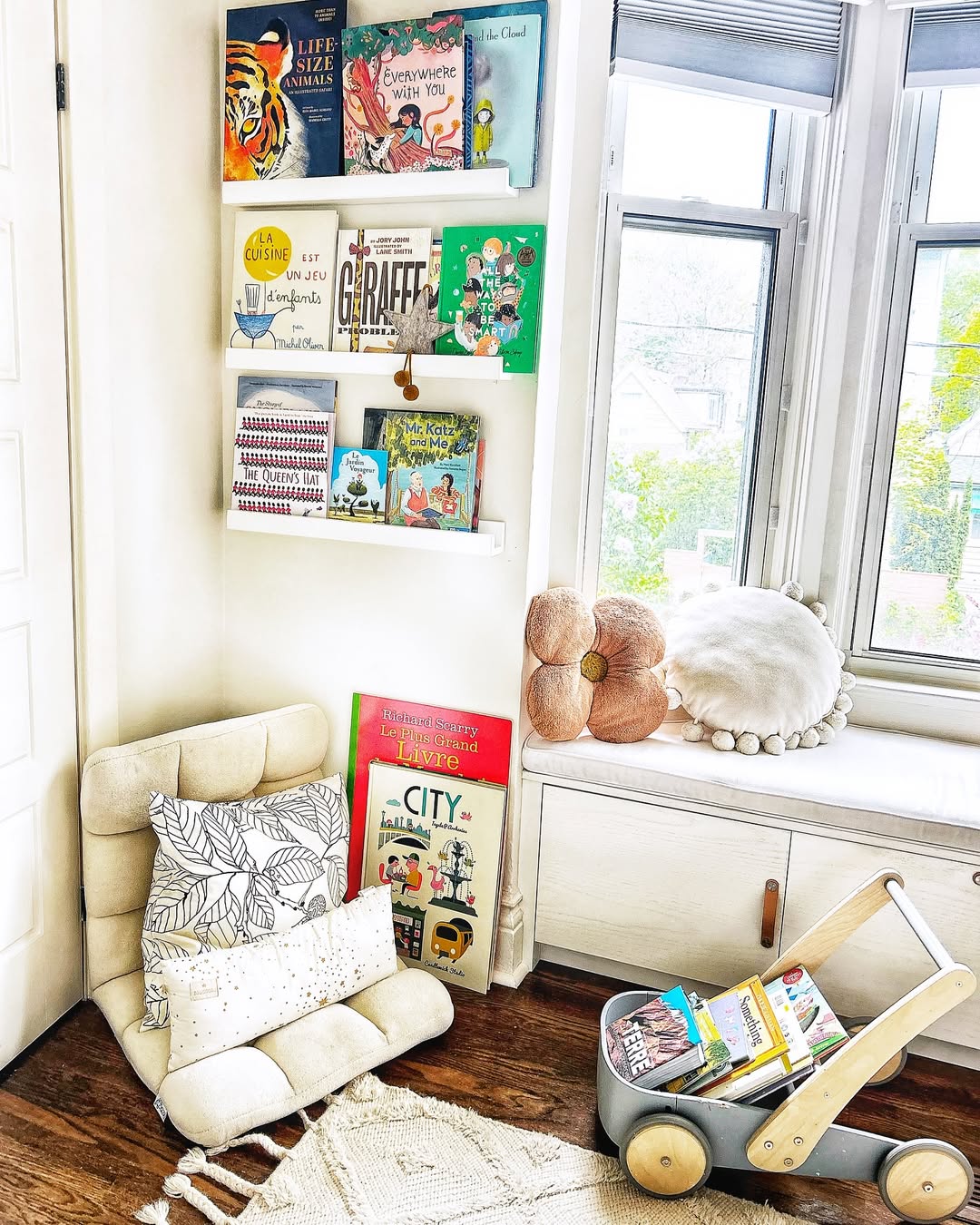 Sunshine & Storytime