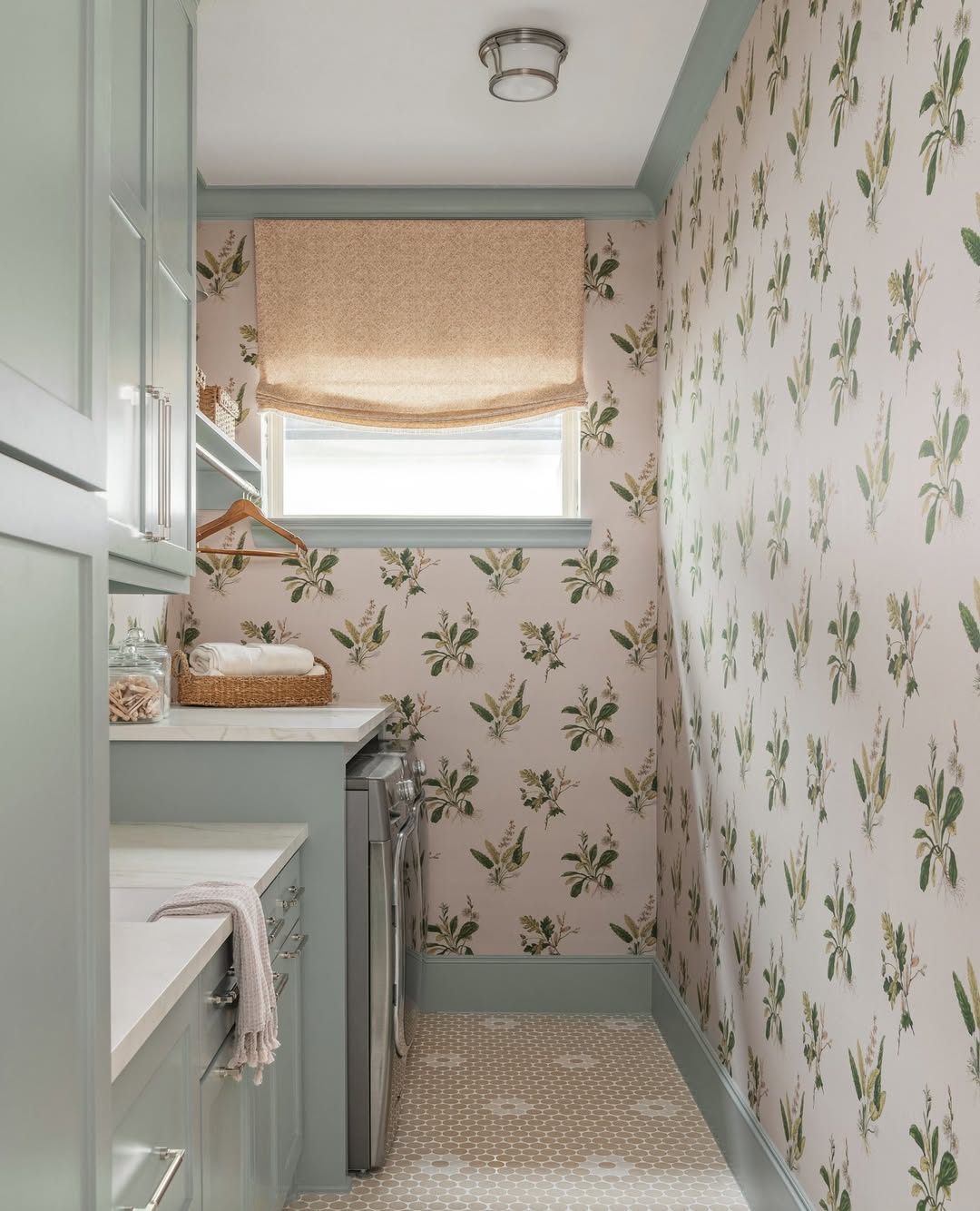 Vintage Botanical Escape