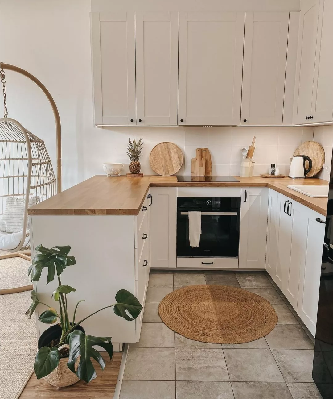 Warm Wood & Soft Neutrals
